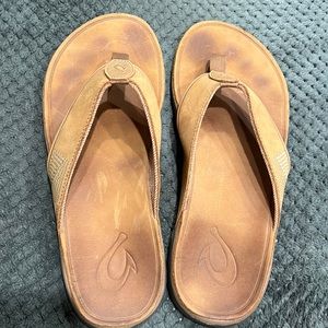 Olukai men’s leather flip flops, Worn once, size 10